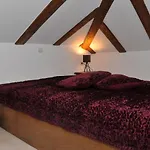 Dominique Meteora House *