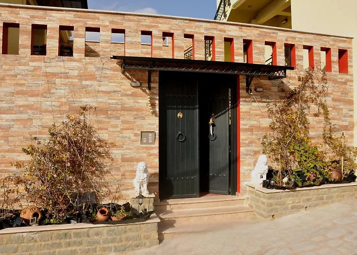 Dominique Meteora House شقة كالامباكا