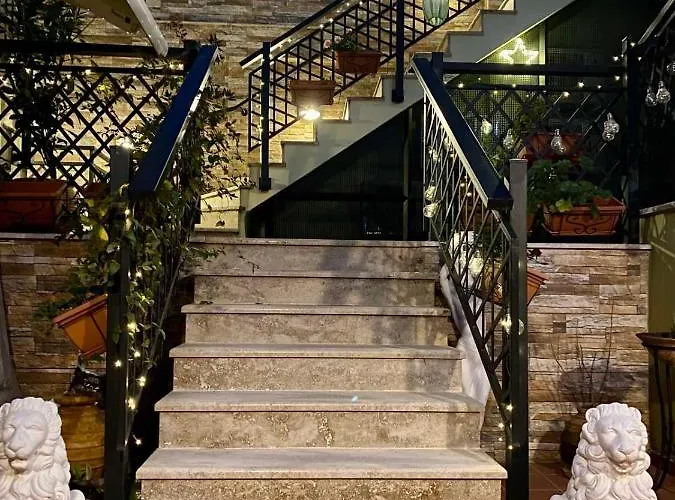 Dominique Meteora House